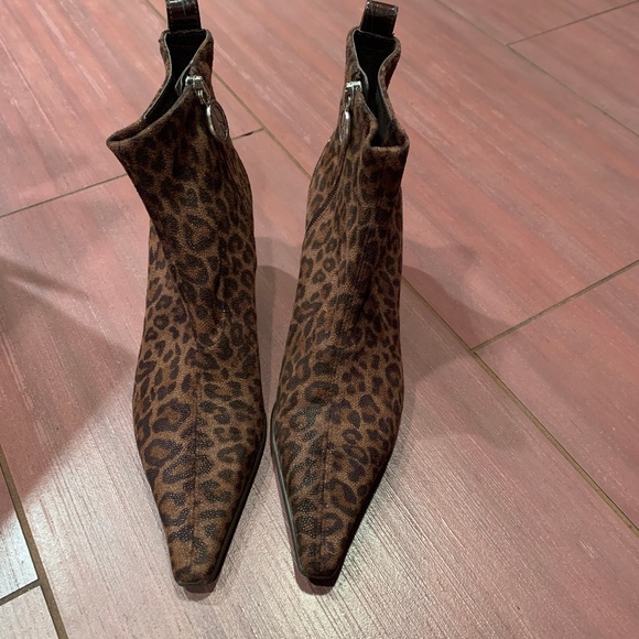 Donald J Pliner leopard print ankle boots - Picture 3 of 8